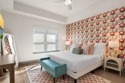 Tropical Oasis 2BR/2BA w./ Pool, Gym, and Theater - Image 4