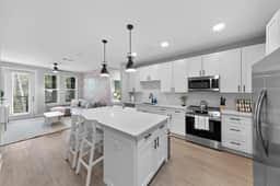 Beachy Oasis: Posh 2BR/2BA with Pool & Gym - Image 4