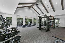 Beachy Bliss: Elegant 2BR/2BA with Pool & Gym - Image 4