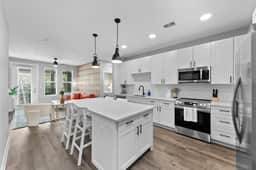 Beachy Bliss: Elegant 2BR/2BA with Pool & Gym - Image 5