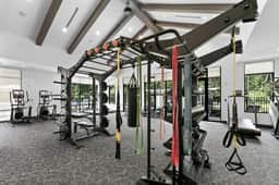 Idyllic and Tropical 2BR/2BA with Pool & Gym - Image 4