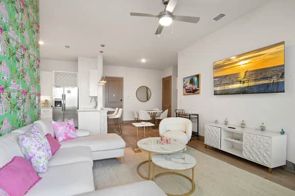 Tropical Dream 2BR/2BA w./ Pool, Gym, and Theater - Image 3