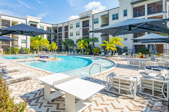 Tropical Dream 2BR/2BA w./ Pool, Gym, and Theater - Image 4