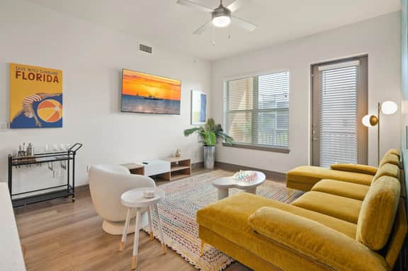 Tropical Oasis 2BR/2BA w./ Pool, Gym, and Theater - Image 2