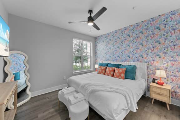 Palm Paradise: Tropical 2BR/2BA with Pool & Gym - Image 3