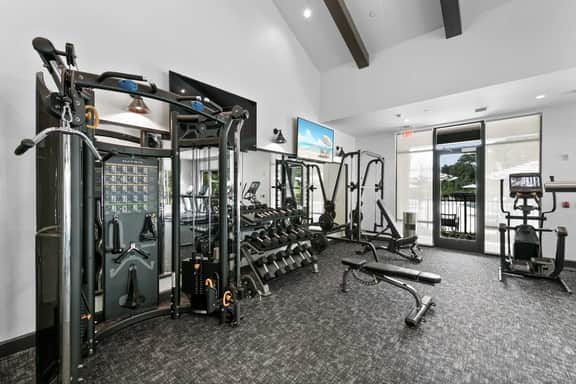 Paradise Escape: Stylish 3BR/2BA with Pool & Gym - Image 5