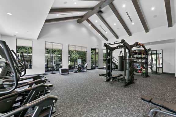 The Flamingo: Lush 2BR/2BA with Pool & Gym - Image 5