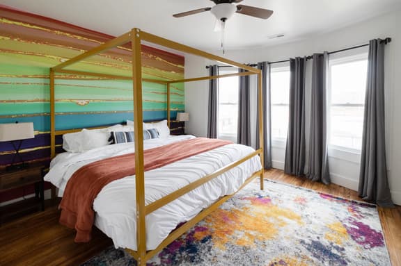 Colorful 4 BR in the Heart of University Circle! - Image 1