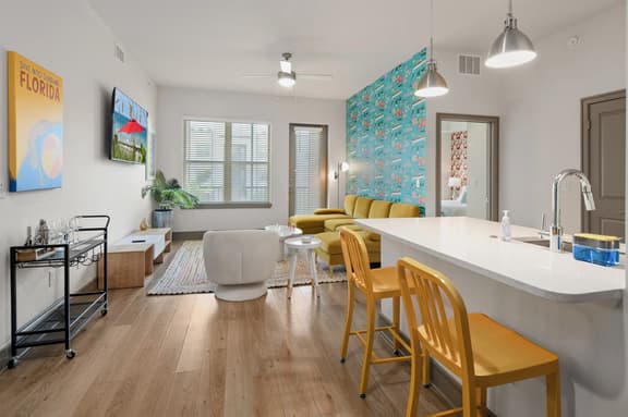 Tropical Oasis 2BR/2BA w./ Pool, Gym, and Theater - Image 1