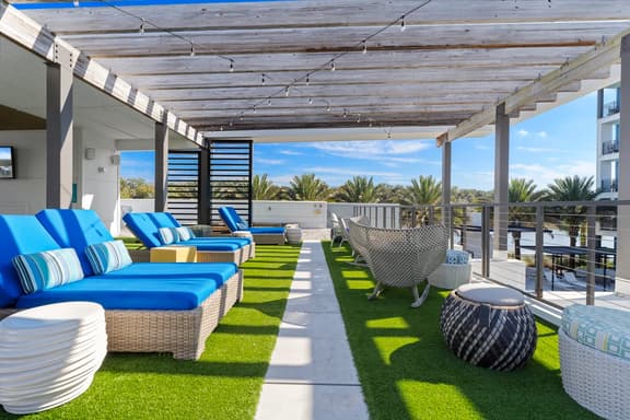 Tropical Haven 2BR/2BA Near Atlantic Beach - Image 1